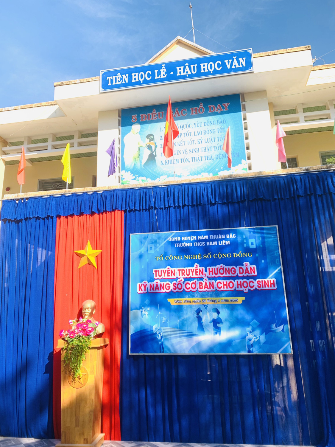 Trường THCS Hàm Liêm tổ chức chương trình ngoại khóa tuyên truyền kỹ năng số cơ bản cho học sinh