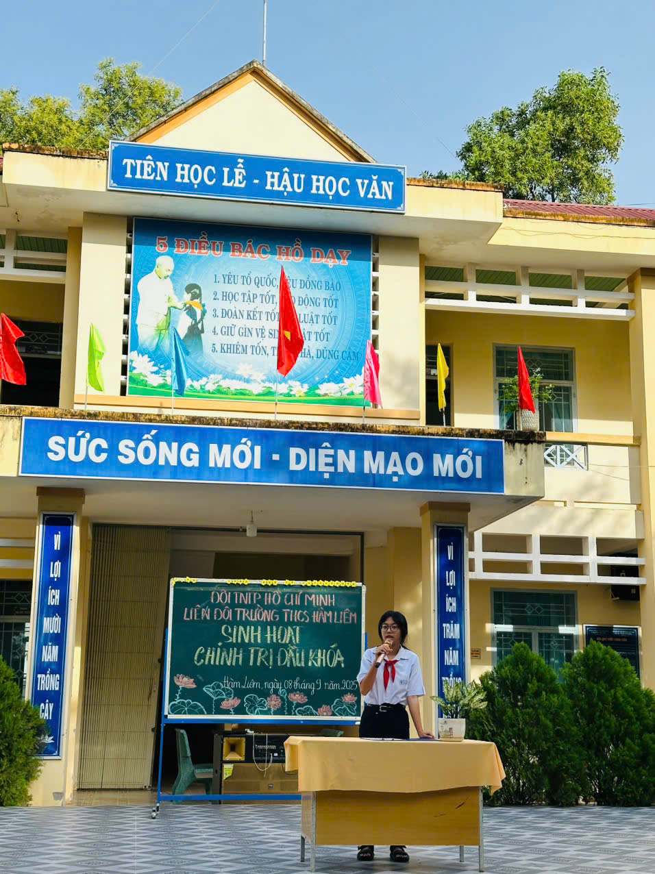 sinh hoạt chính trị 4